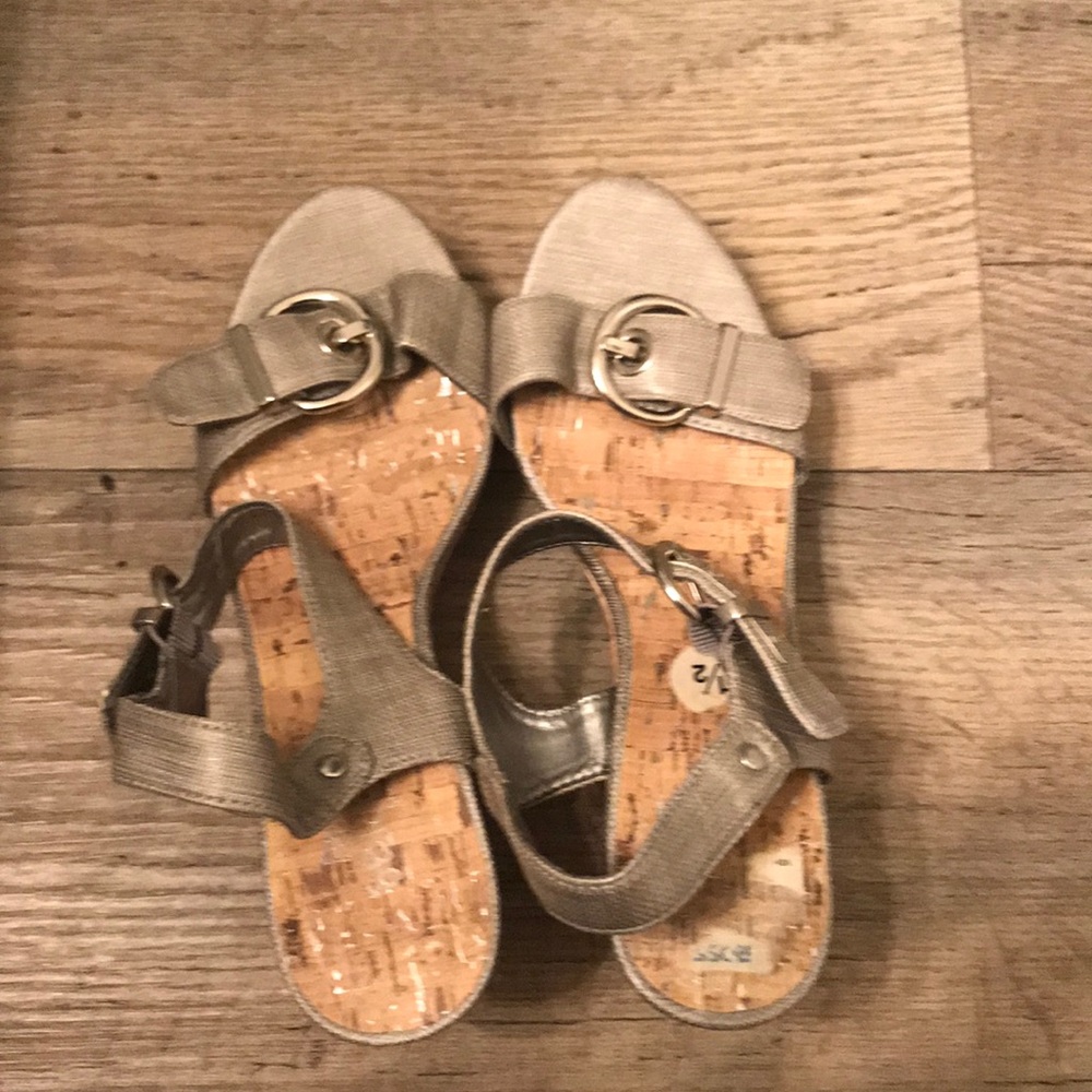 Wedge silver sandal